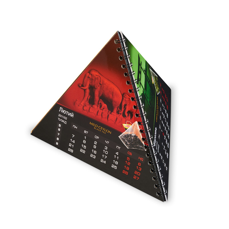 Настольный календарь-домик с перекидными листами.