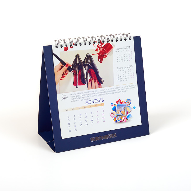 Настольный календарь-домик с перекидными листами.