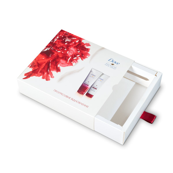 Картонная коробка с ложементом для косметики.